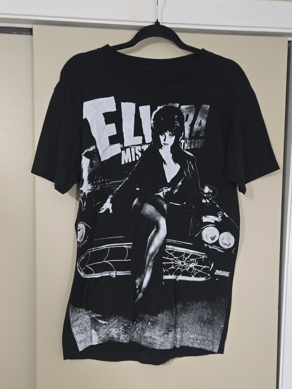 Black Women's Elvira Tee Size Medium